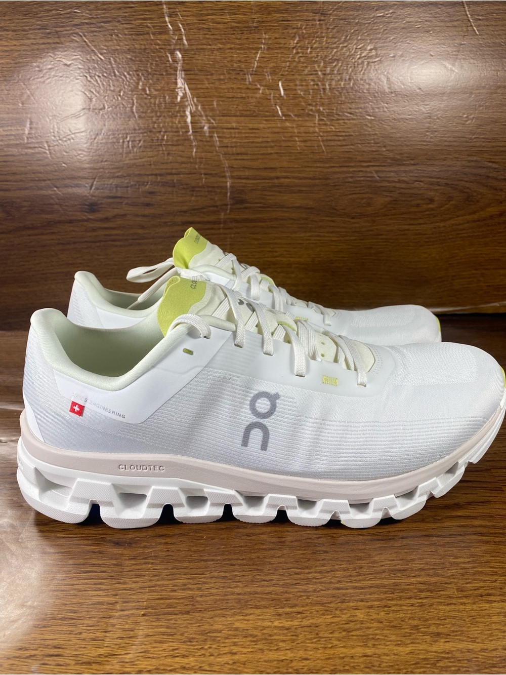 On Running Cloudflow mens shoe size 9.5 - Picture 2 of 11